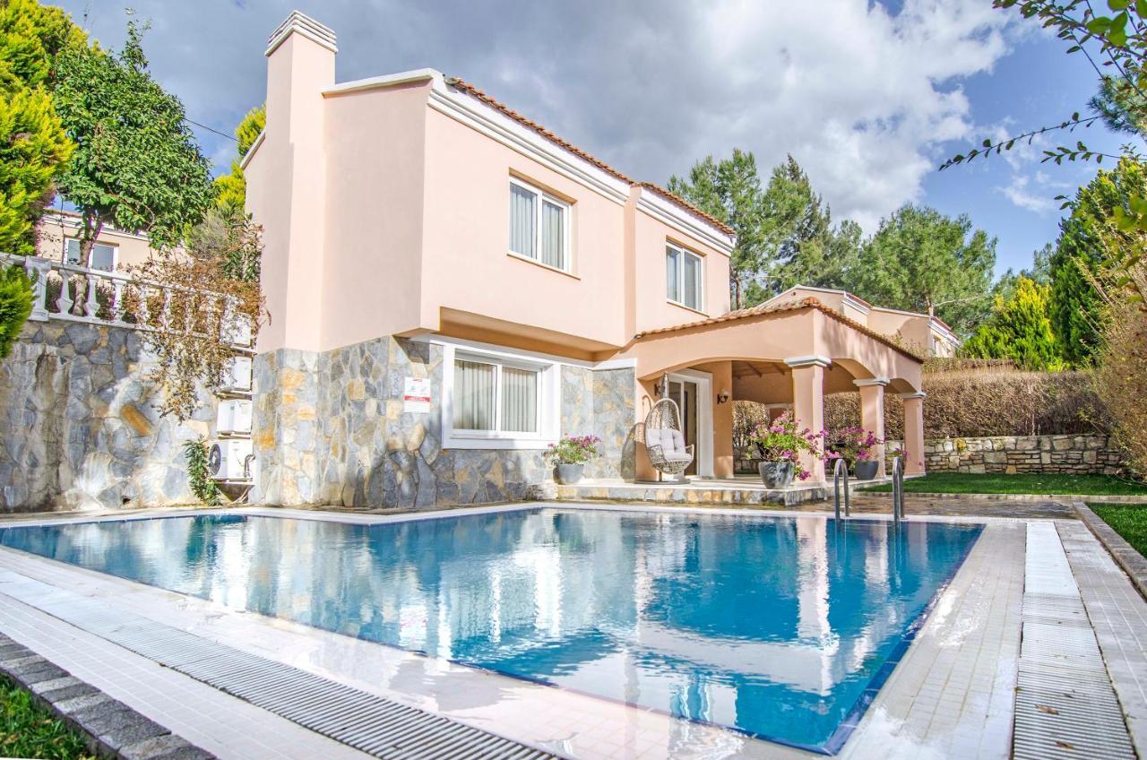 Peninsula Pine Club Boutique & Kusadasi