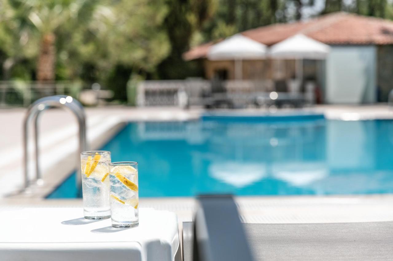 Peninsula Pine Club Boutique &
